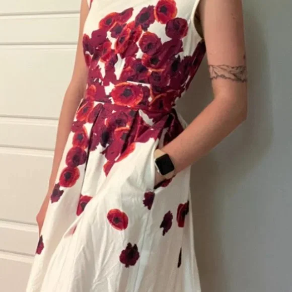 Beautiful Pleated A-Line Flower Mini Dress - Picture 4 of 5